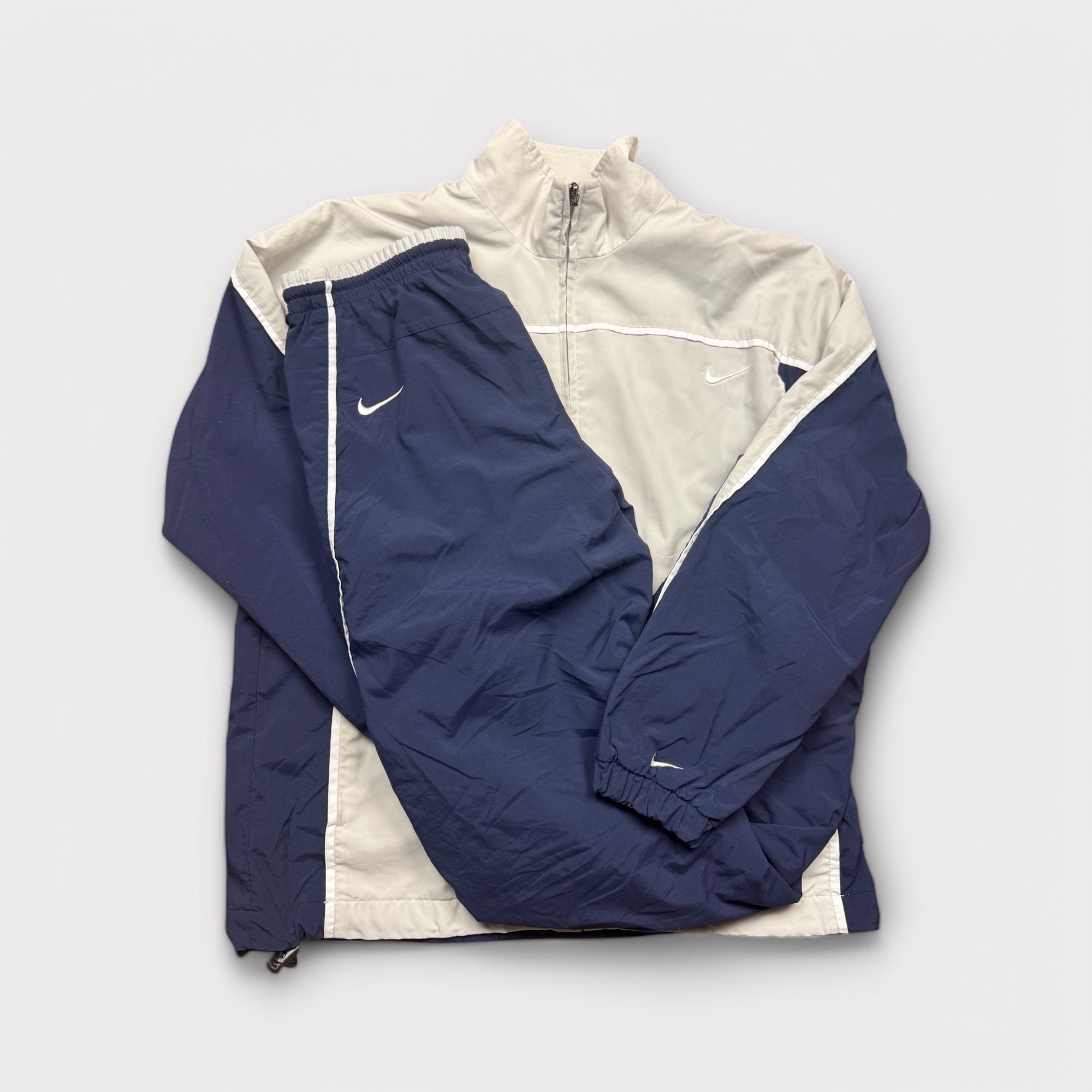 NIKE TRACKSUIT - L