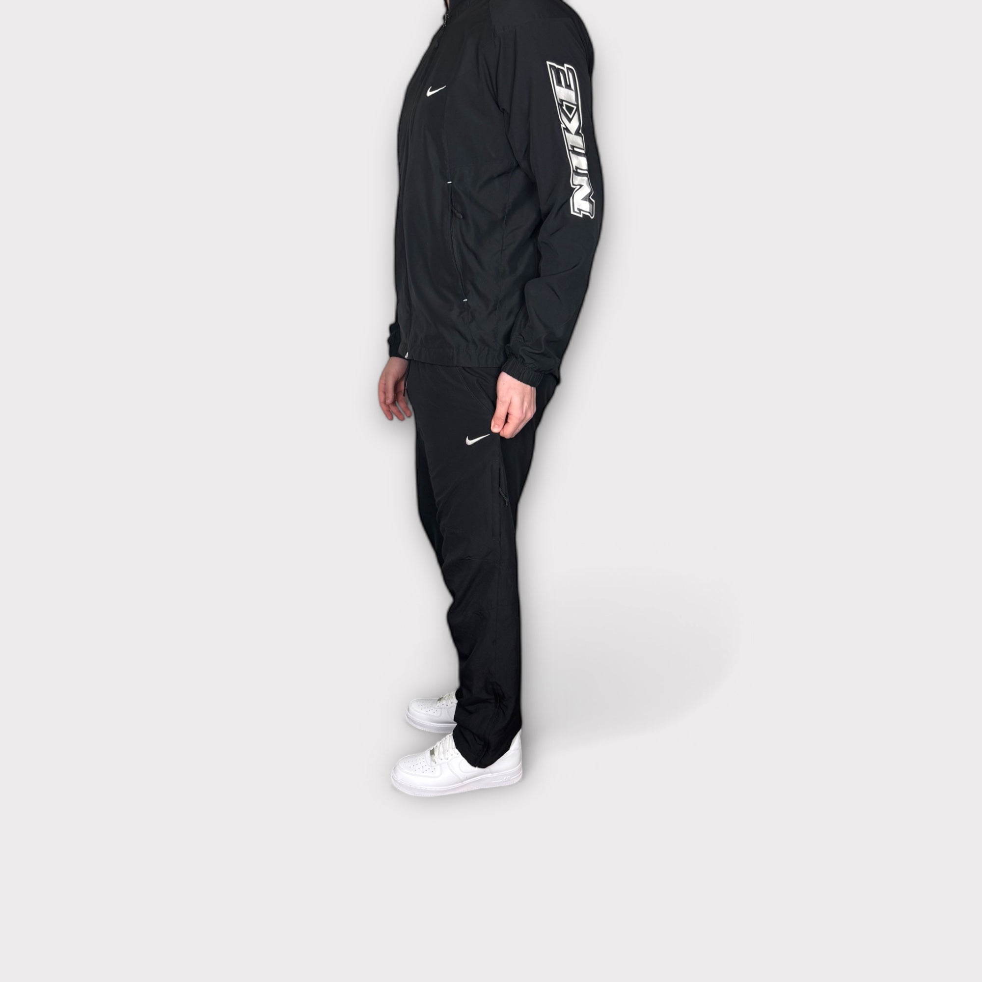 NIKE TRACKSUIT - M