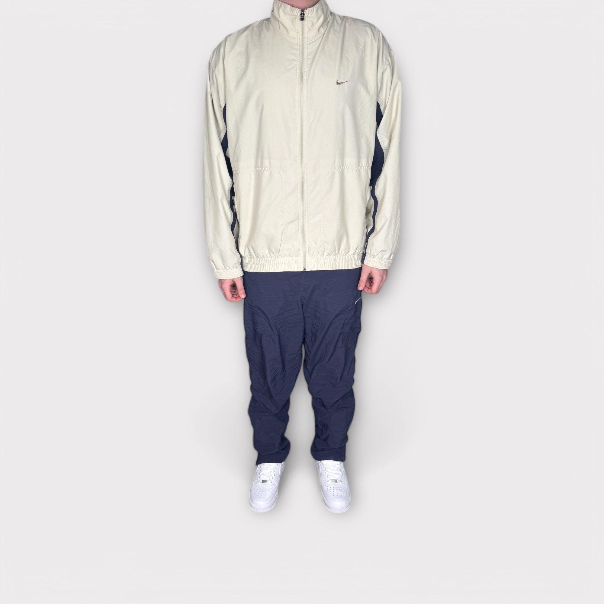 NIKE TRACKSUIT - M